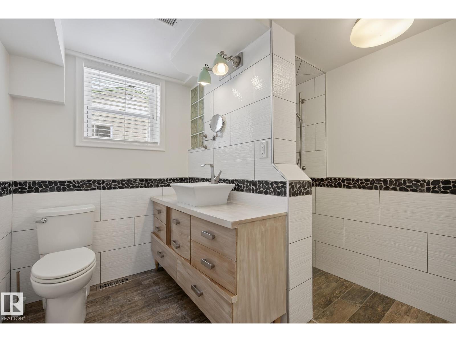 10336 80 ST NW, Edmonton