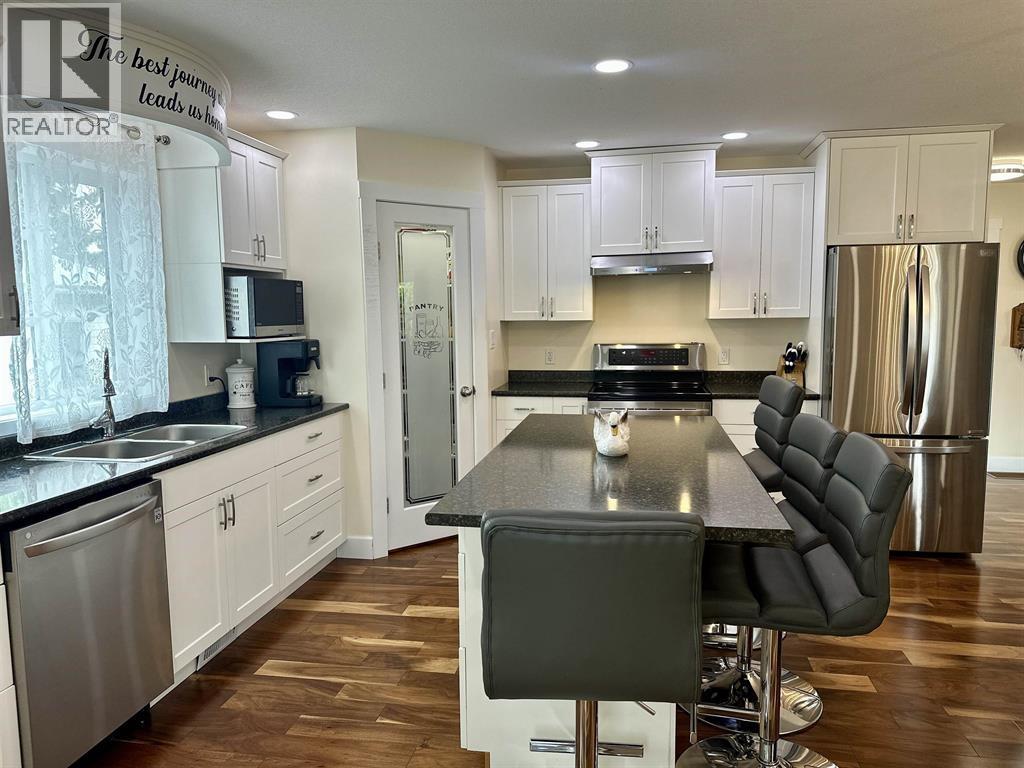 271 OMINECA STREET, Vanderhoof