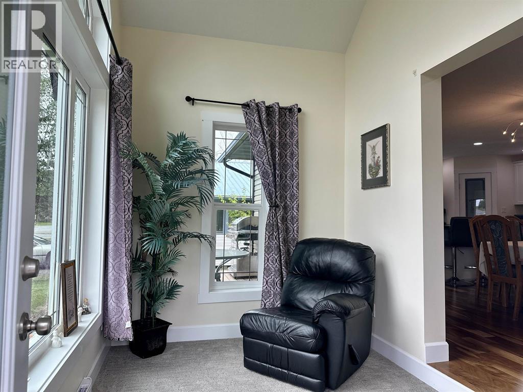 271 OMINECA STREET, Vanderhoof