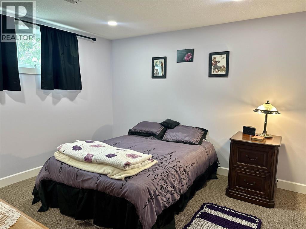 271 OMINECA STREET, Vanderhoof