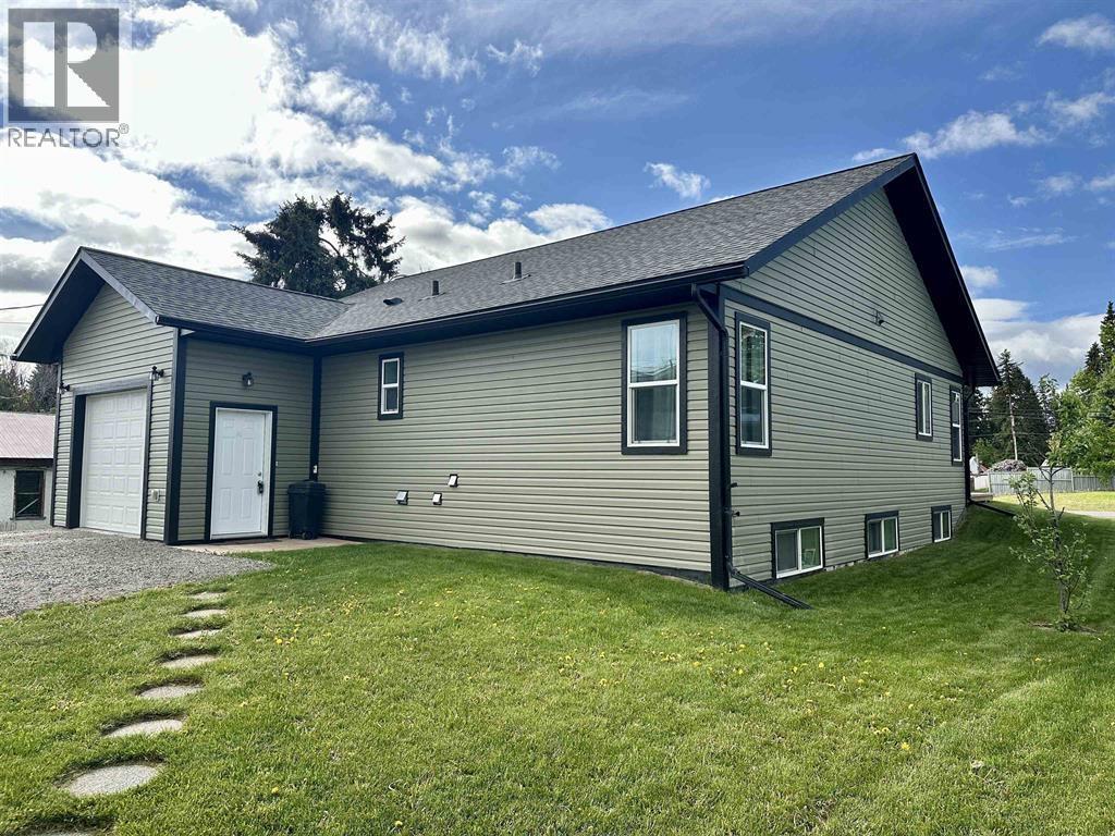 271 OMINECA STREET, Vanderhoof