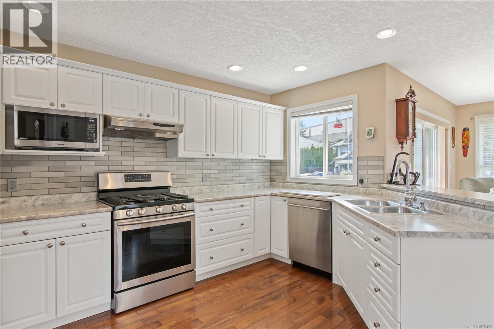  2318 Selwyn Road, Langford