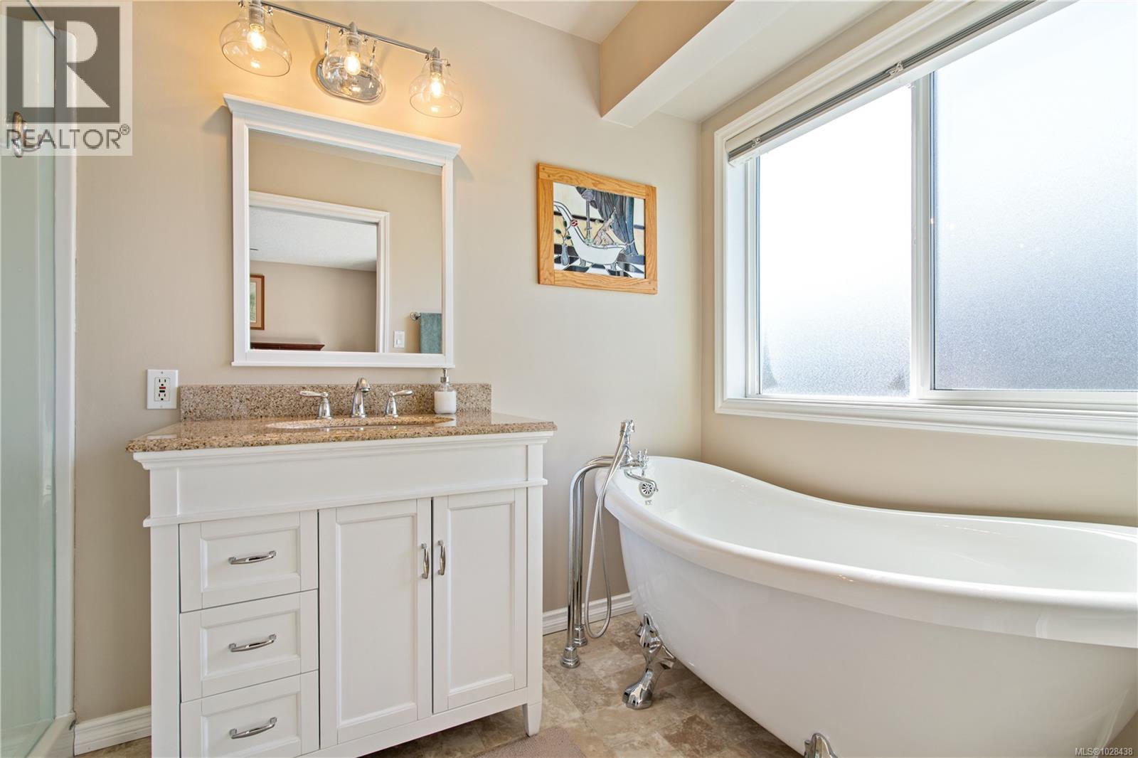  2318 Selwyn Road, Langford