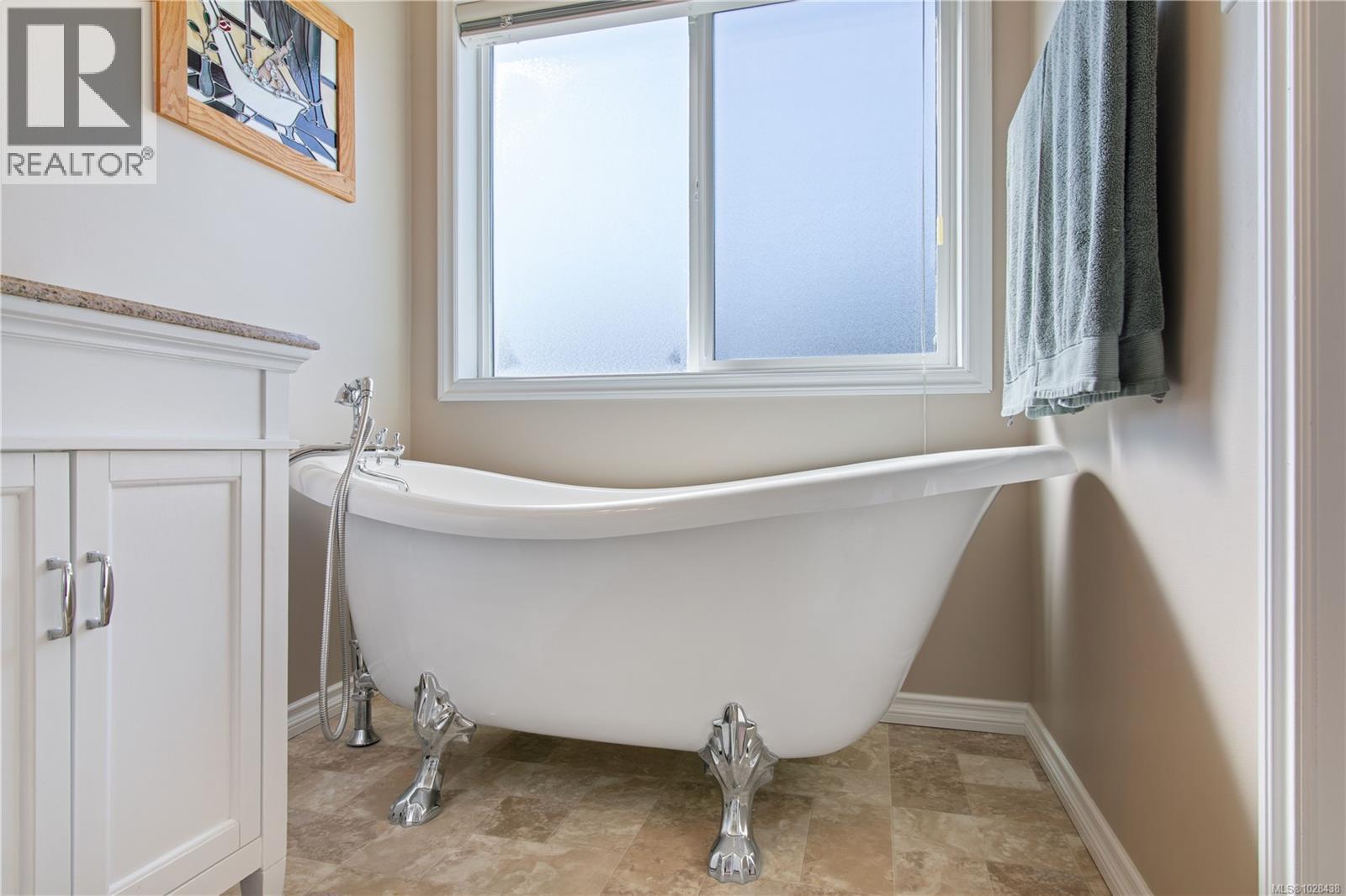  2318 Selwyn Road, Langford