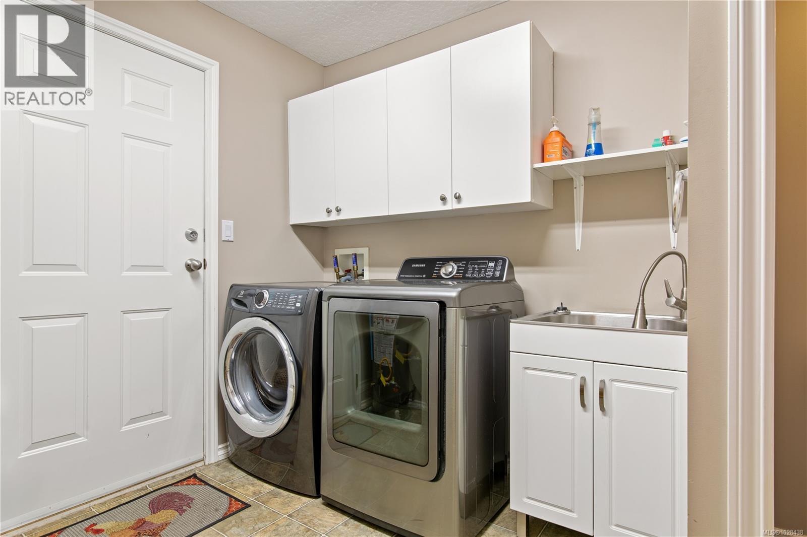  2318 Selwyn Road, Langford