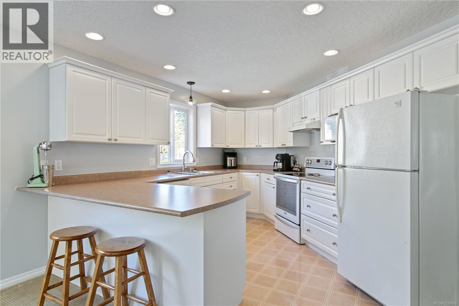  2318 Selwyn Road, Langford