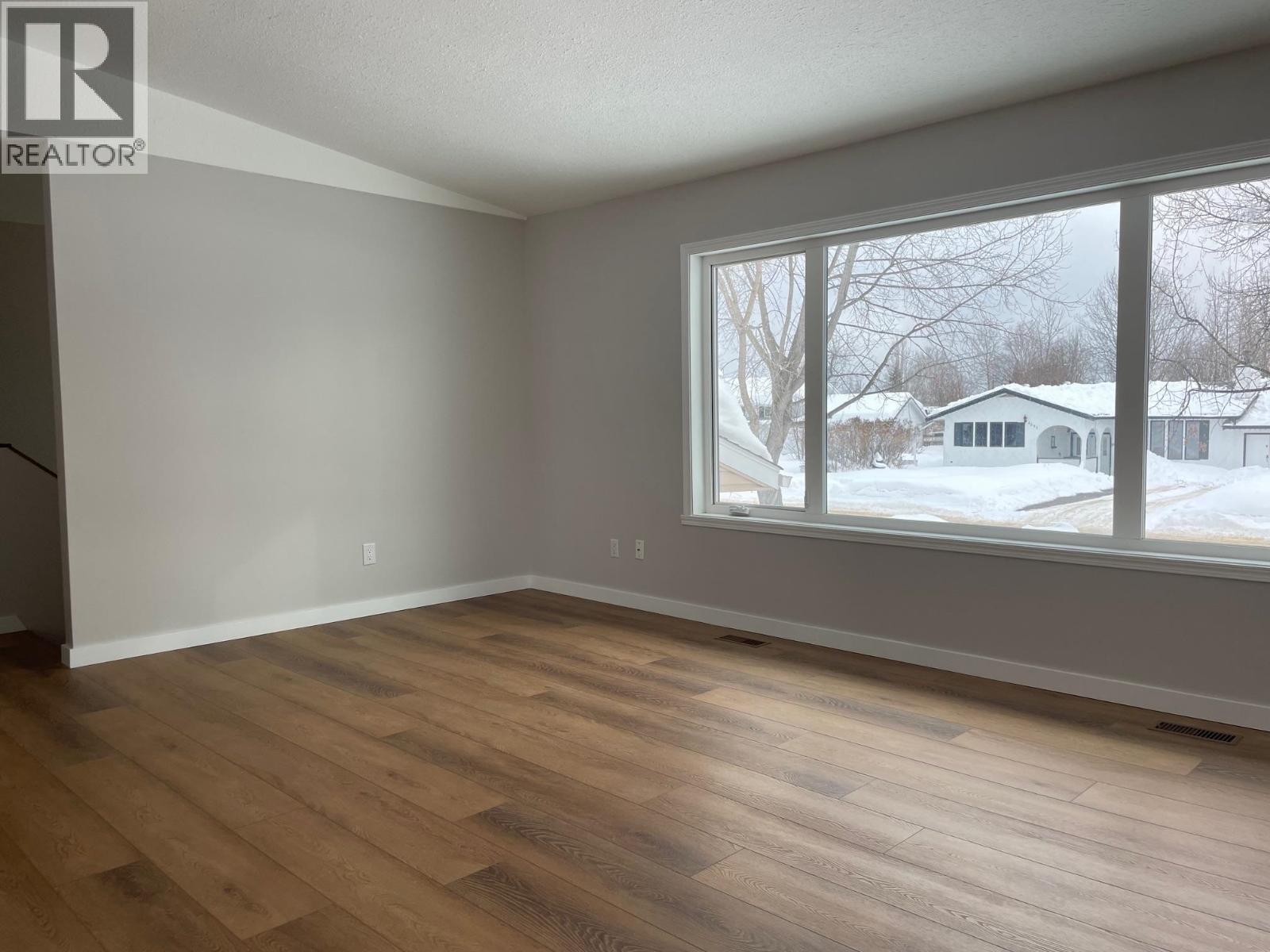 3924 E 53 AVENUE, Fort Nelson