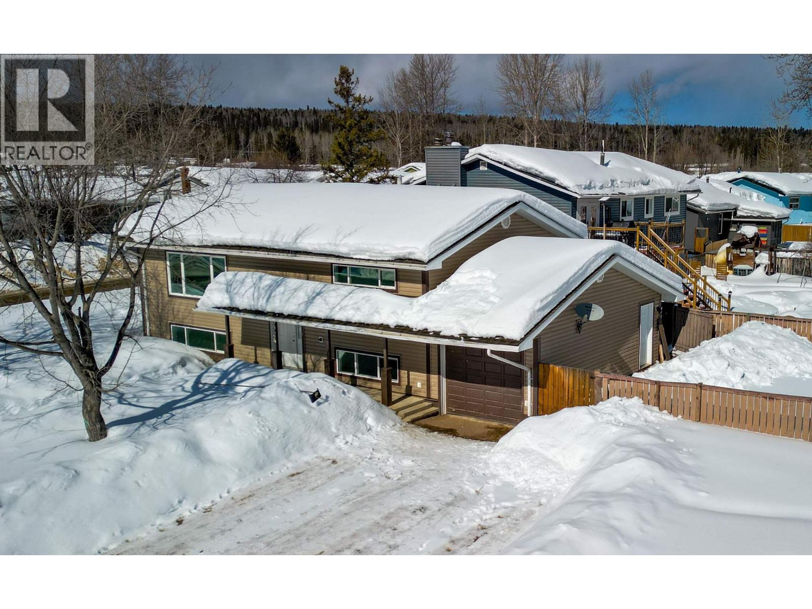 3924 E 53 AVENUE, Fort Nelson