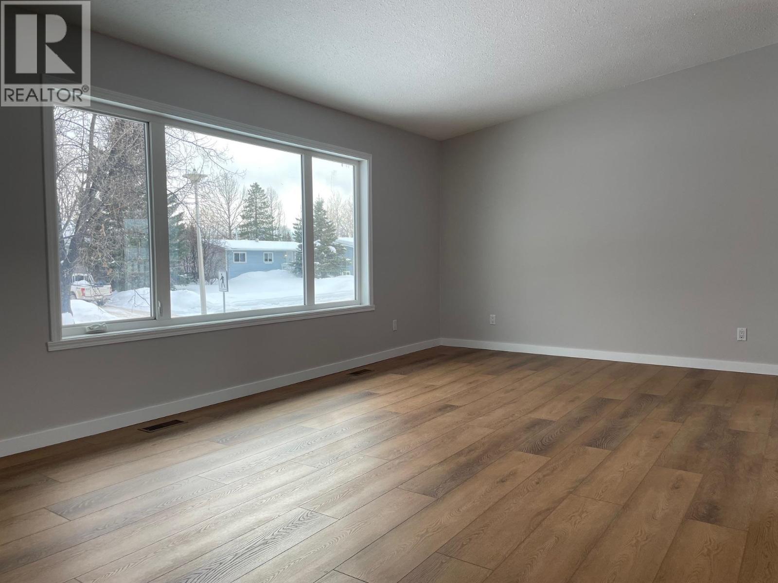 3924 E 53 AVENUE, Fort Nelson