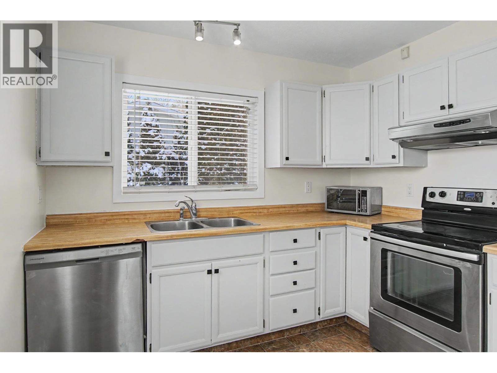 5977 SIMON FRASER AVENUE, Prince George