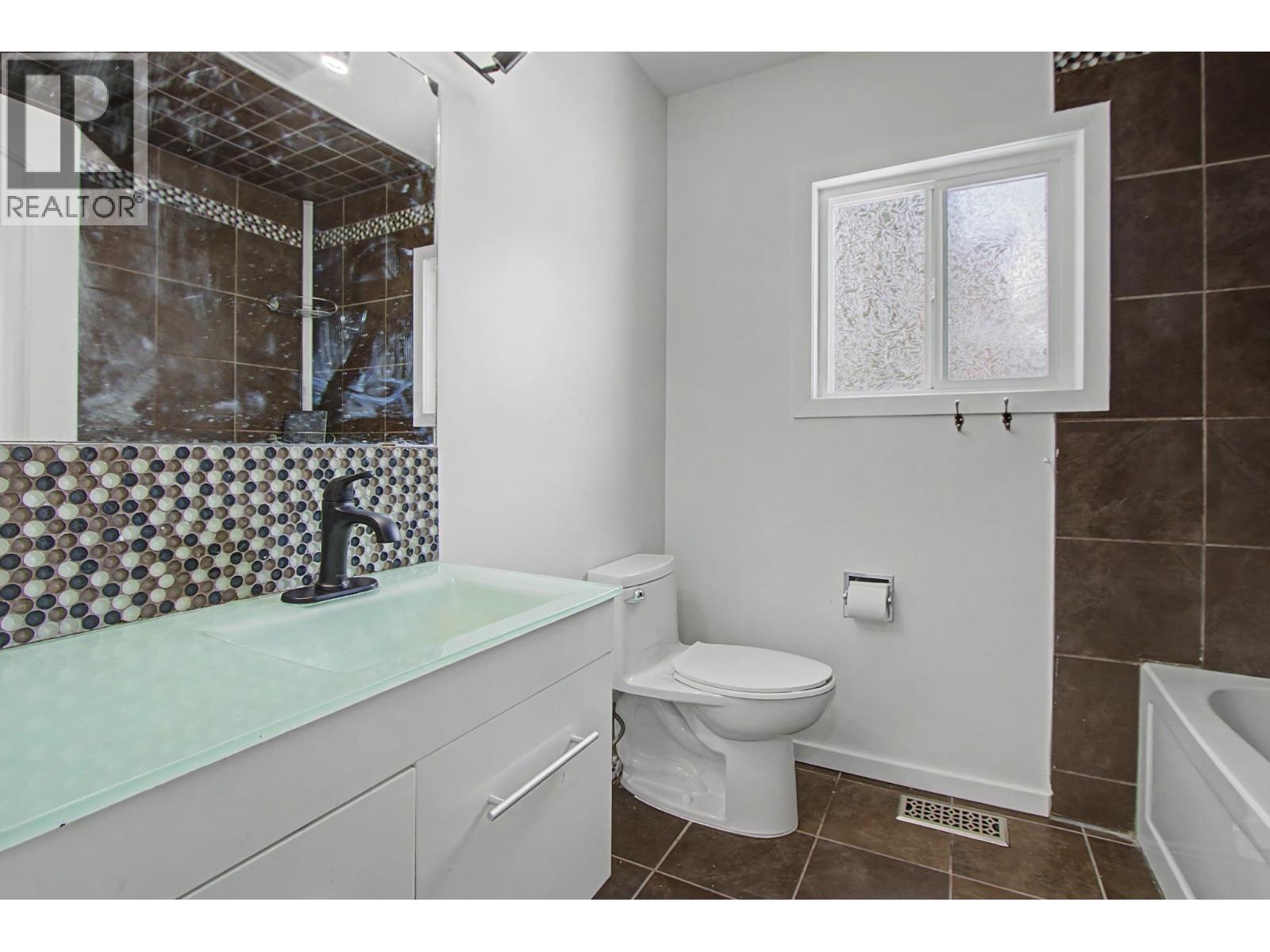 5977 SIMON FRASER AVENUE, Prince George