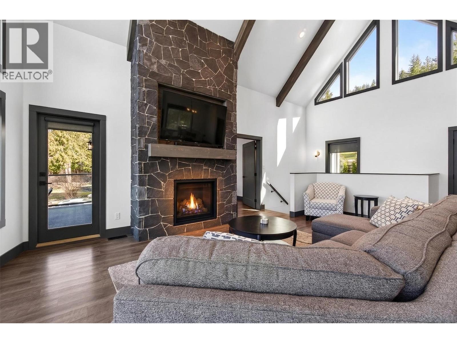 3216 Eagle Bay Road, Eagle Bay