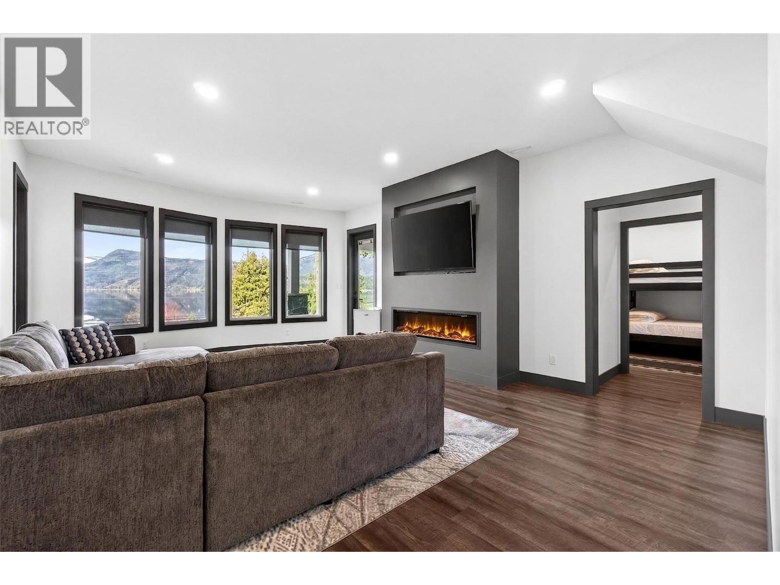 3216 Eagle Bay Road, Eagle Bay