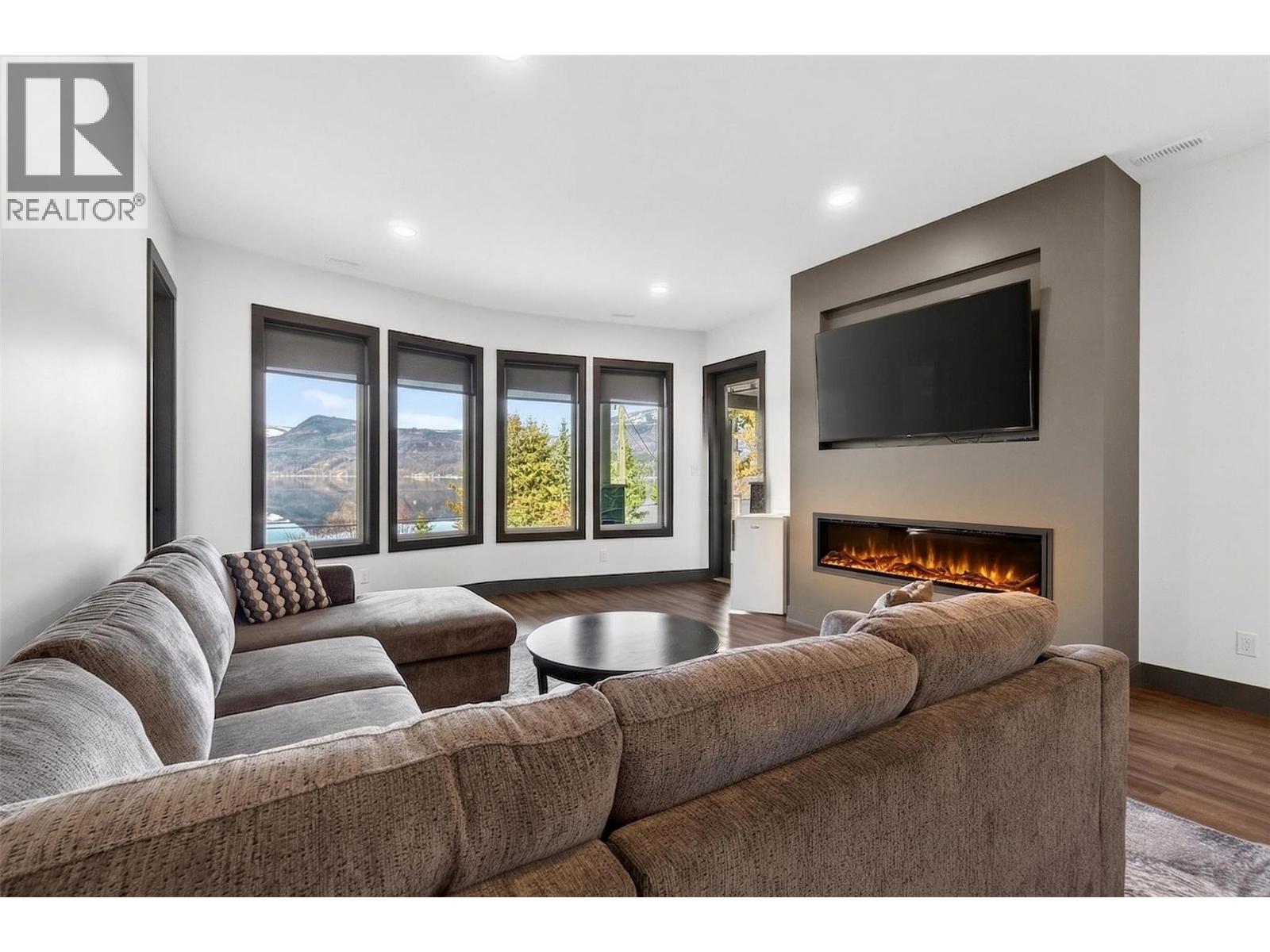 3216 Eagle Bay Road, Eagle Bay