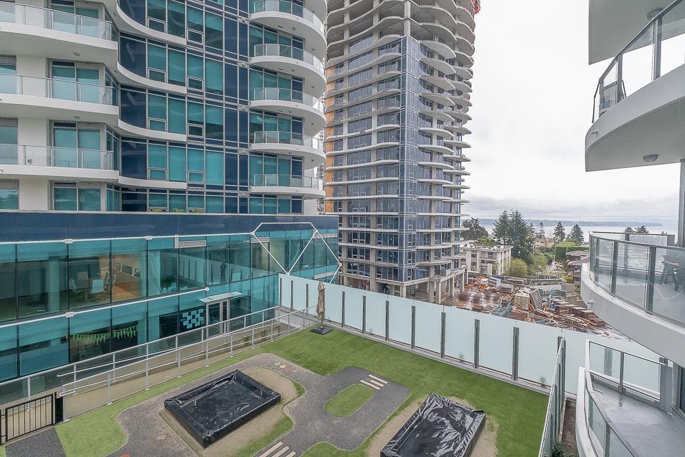 604 1500 MARTIN STREET, White Rock