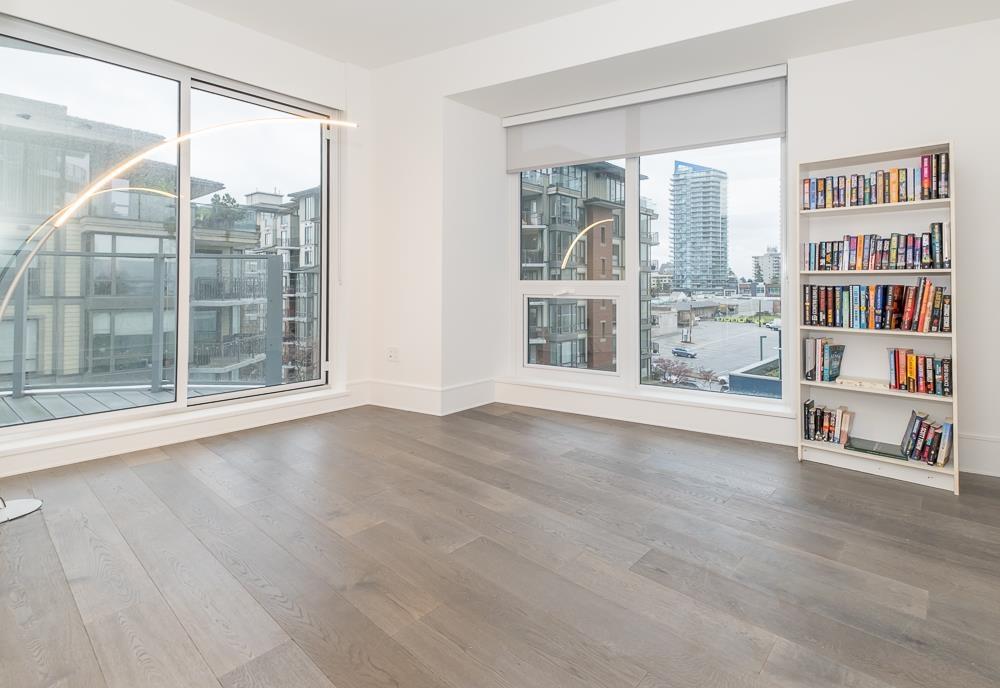 604 1500 MARTIN STREET, White Rock