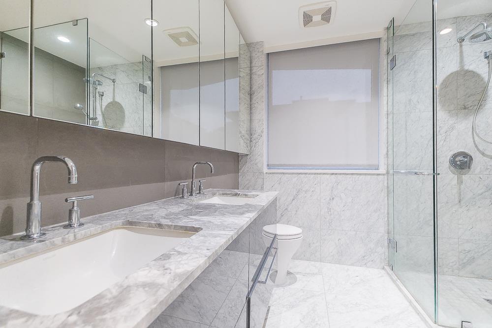 604 1500 MARTIN STREET, White Rock