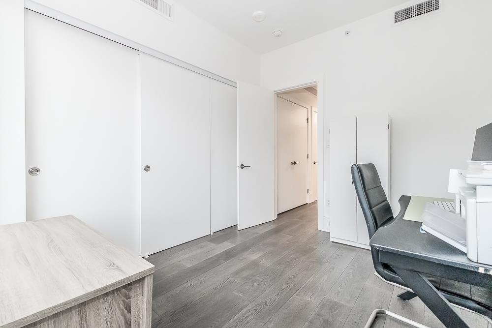 604 1500 MARTIN STREET, White Rock