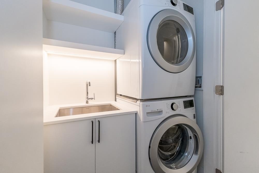 604 1500 MARTIN STREET, White Rock