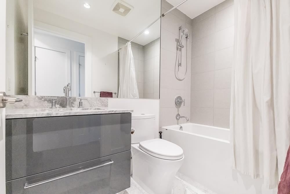 604 1500 MARTIN STREET, White Rock