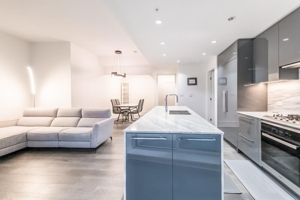 604 1500 MARTIN STREET, White Rock