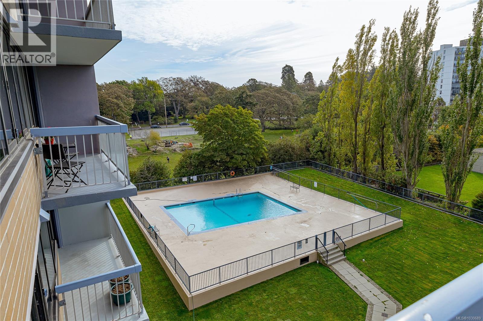 2210 647 Michigan Street, Victoria