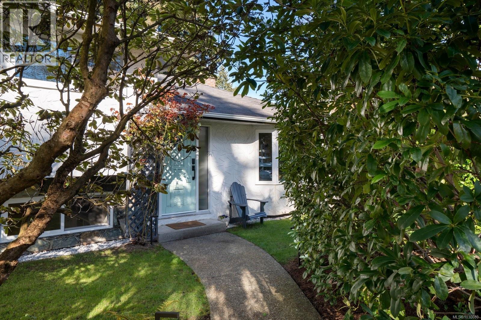 576 TENA PL - Image 3