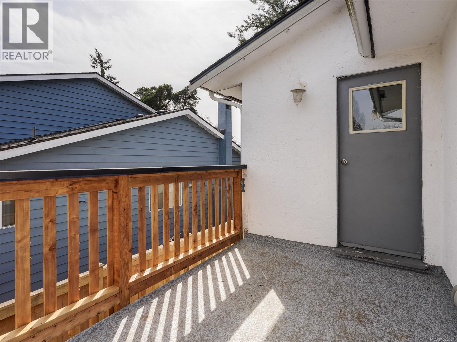  1604 San Juan Avenue, Saanich