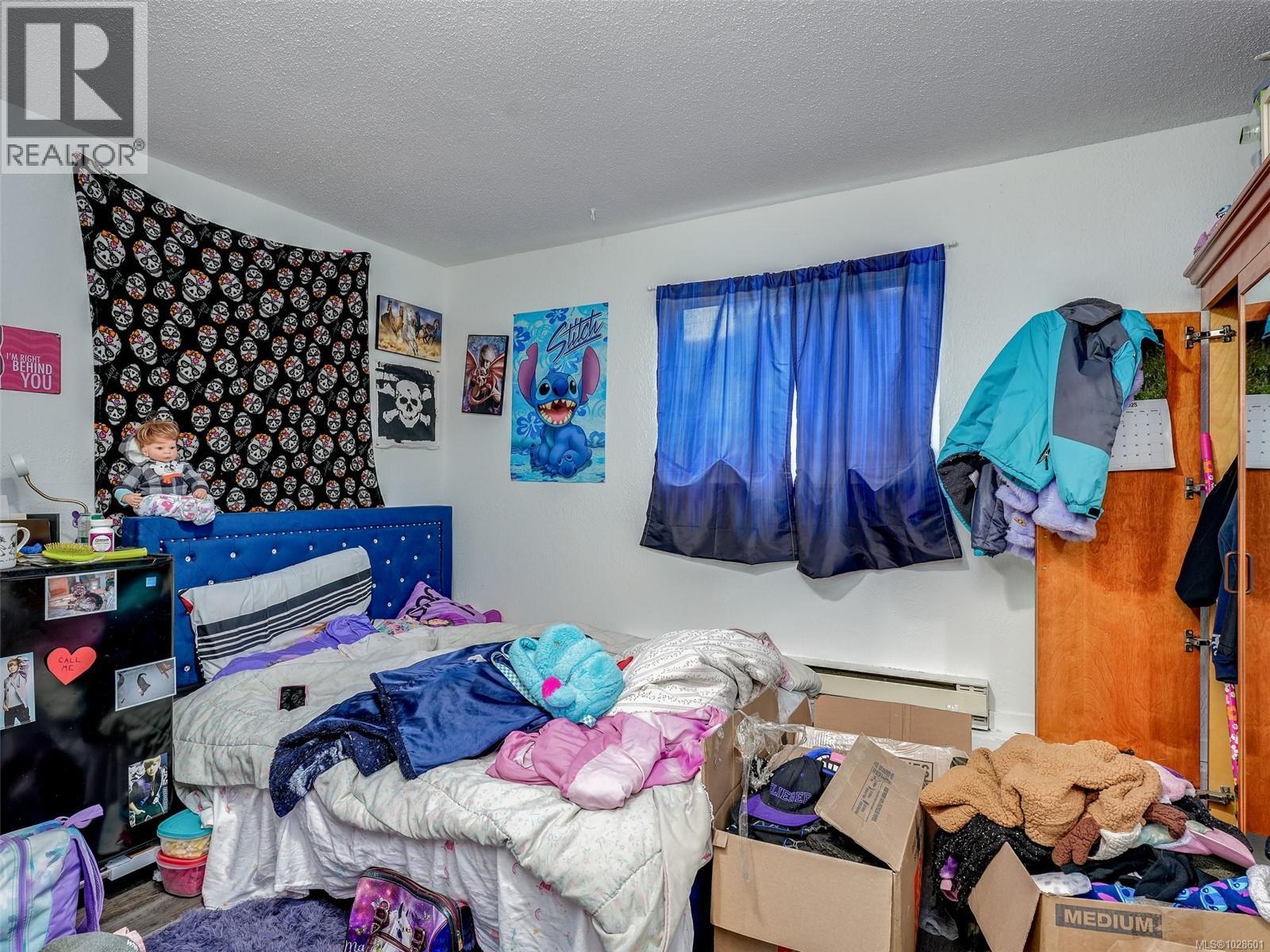  1604 San Juan Avenue, Saanich