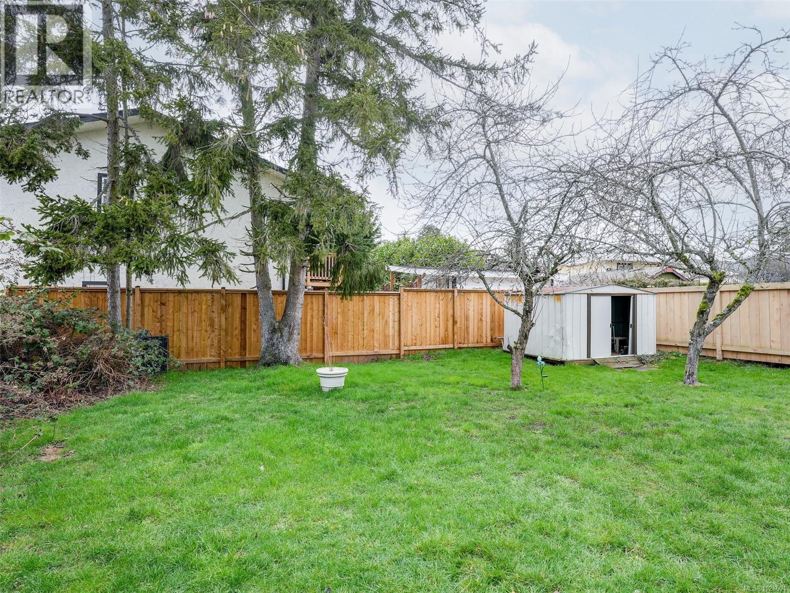  1604 San Juan Avenue, Saanich