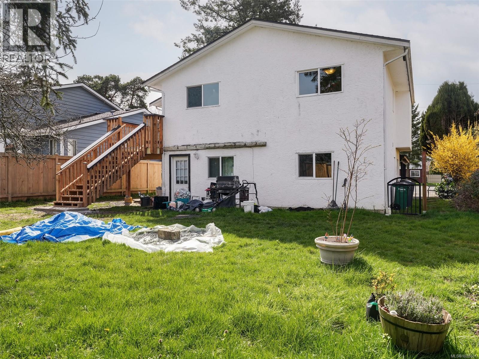  1604 San Juan Avenue, Saanich