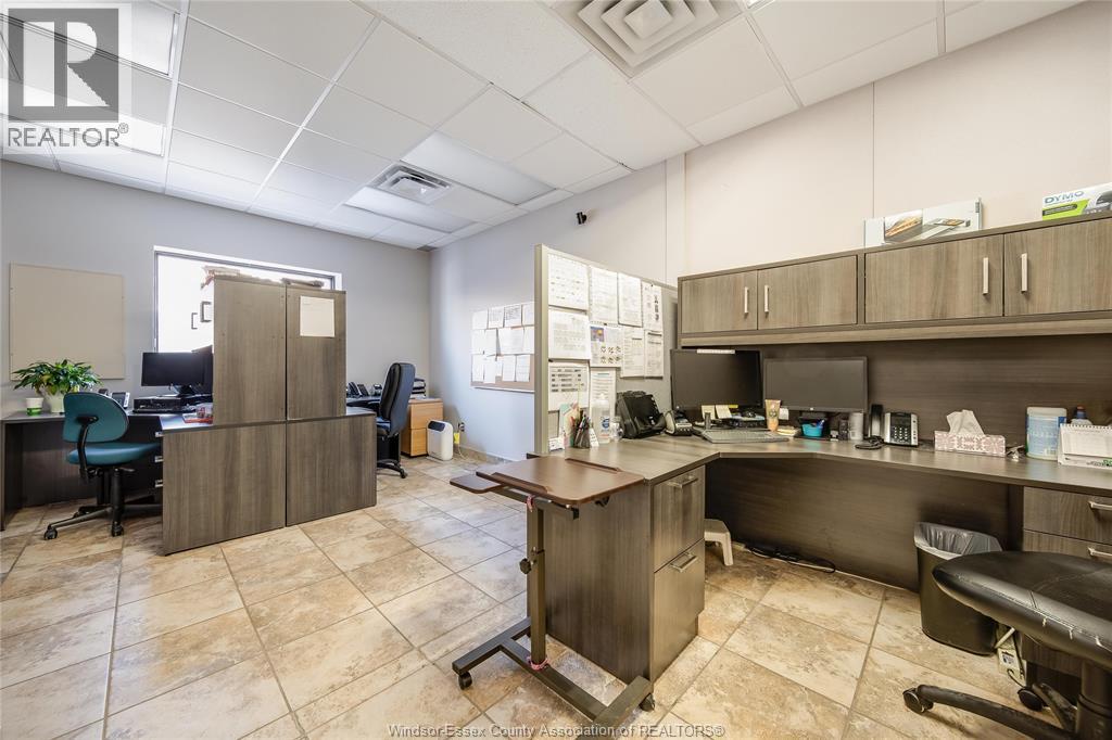 1100 OUELLETTE AVENUE, Windsor, Ontario, N8X1J6 — Photo 26