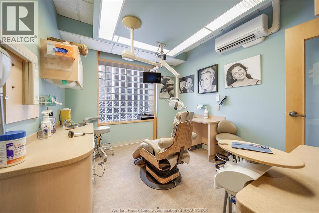 1100 OUELLETTE AVENUE, Windsor, Ontario, N8X1J6 — Photo 20
