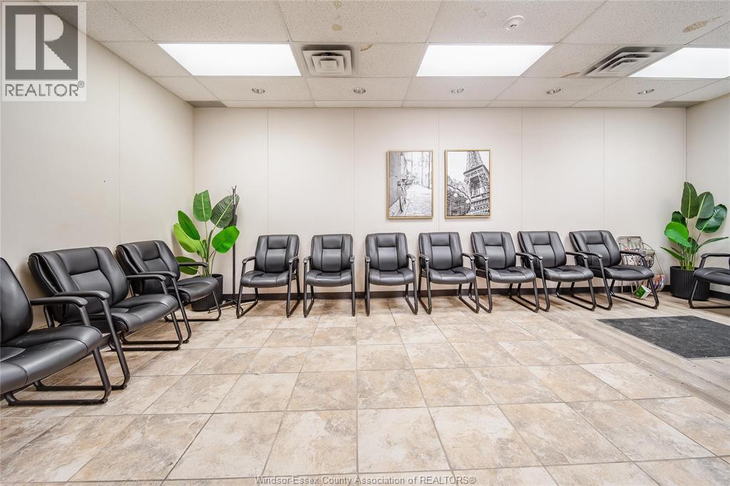 1100 OUELLETTE AVENUE, Windsor, Ontario, N8X1J6 — Photo 22