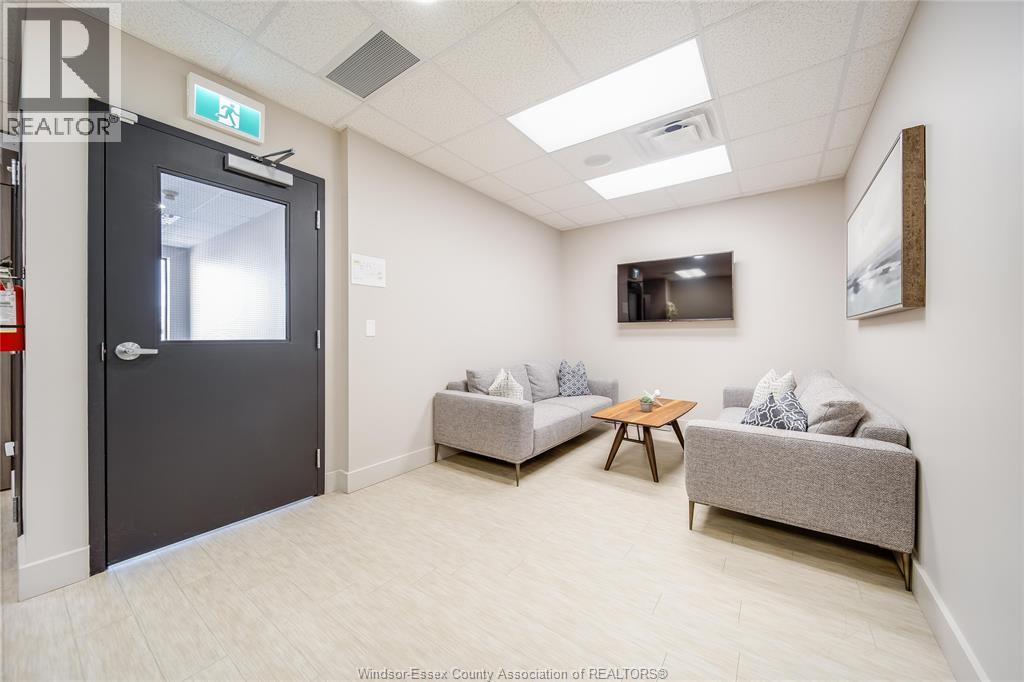 1100 OUELLETTE AVENUE, Windsor, Ontario, N8X1J6 — Photo 39