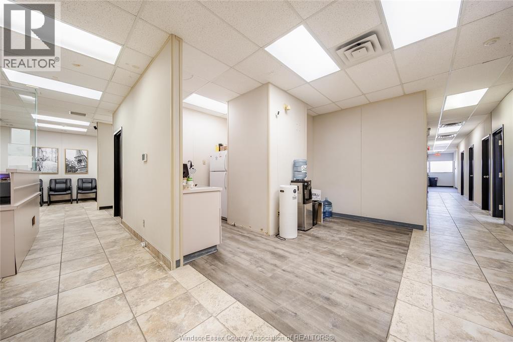 1100 OUELLETTE AVENUE, Windsor, Ontario, N8X1J6 — Photo 37