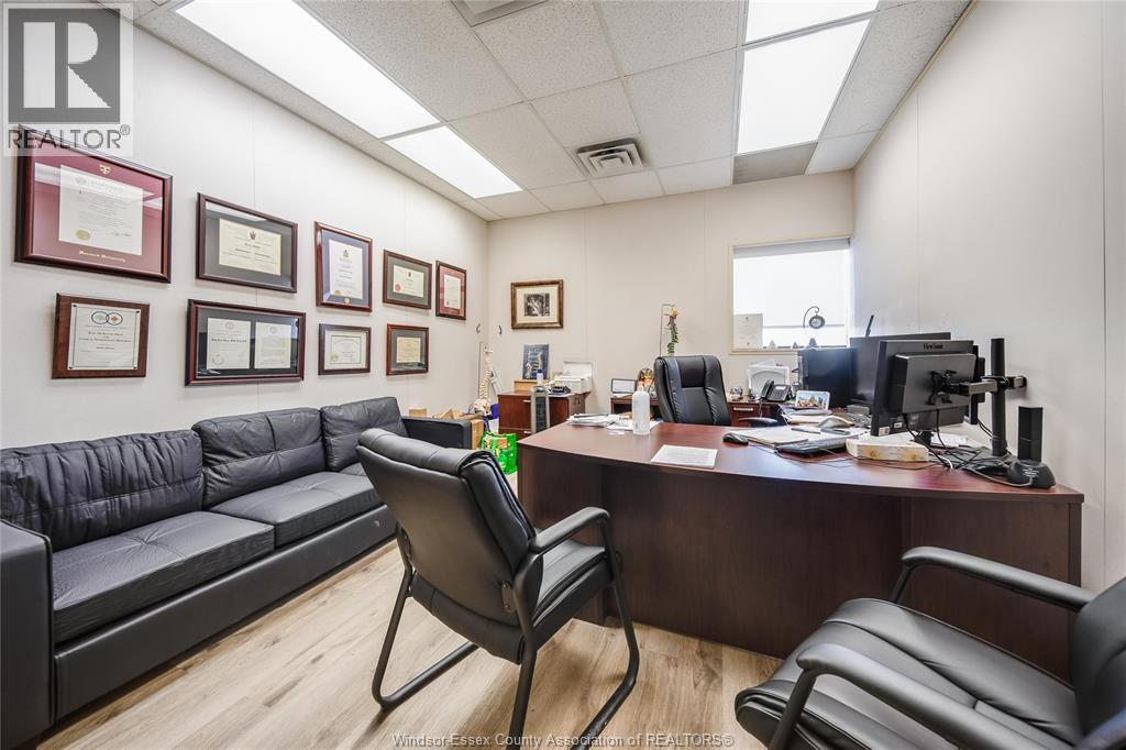 1100 OUELLETTE AVENUE, Windsor, Ontario, N8X1J6 — Photo 29
