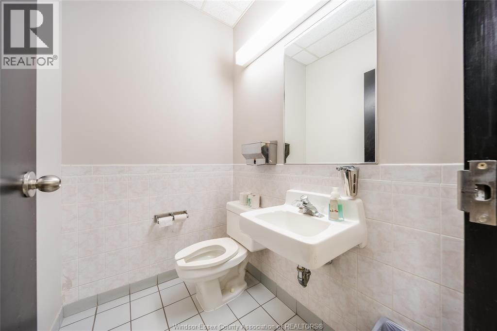 1100 OUELLETTE AVENUE, Windsor, Ontario, N8X1J6 — Photo 32