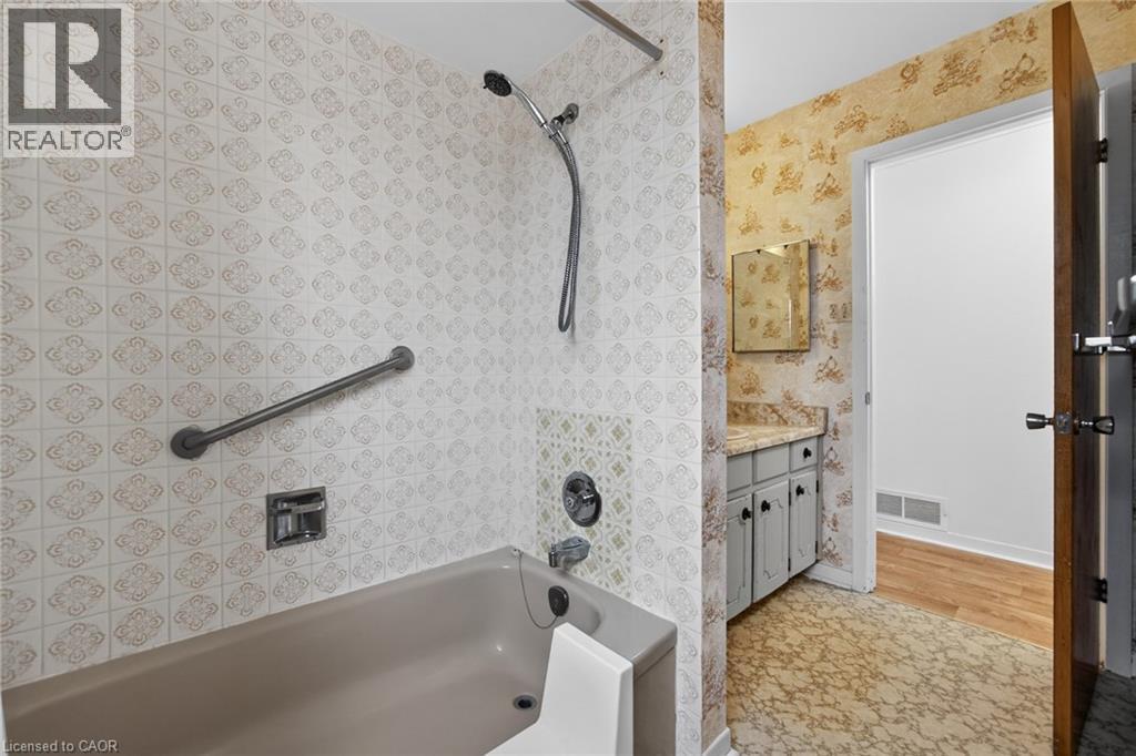 305 PINEGROVE Road, Oakville, Ontario, L6K3P8 — Photo 32
