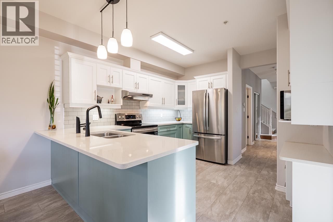 9 998 RIVERSIDE DRIVE, Port Coquitlam