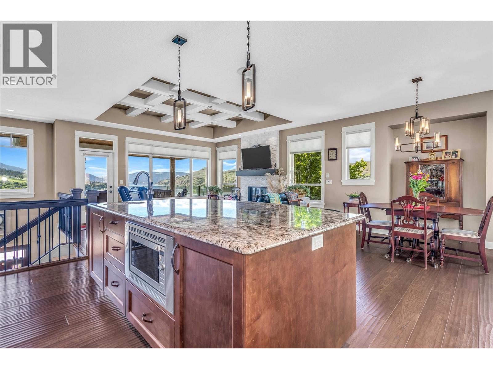 8780 Braeburn Drive, Coldstream