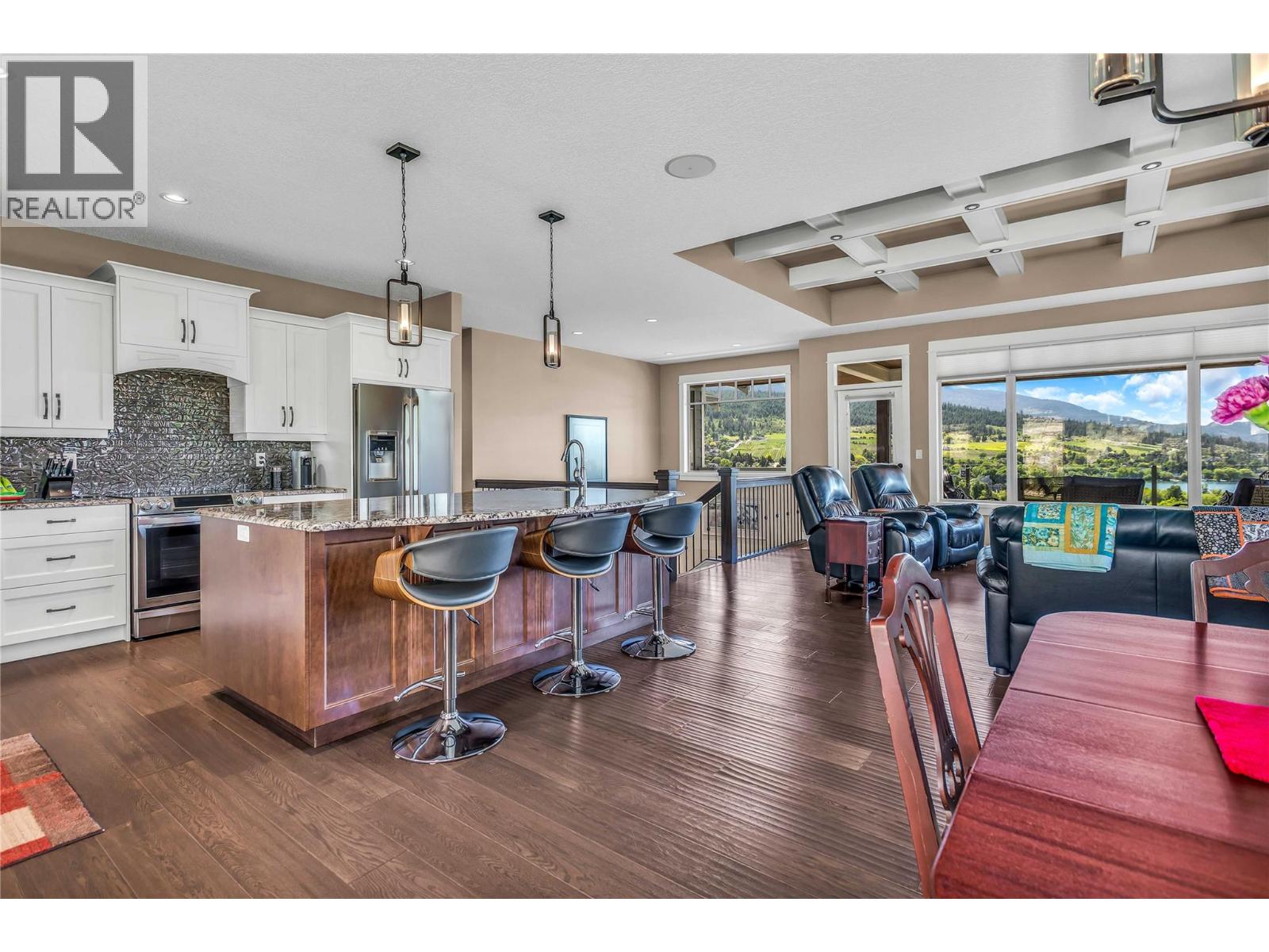 8780 Braeburn Drive, Coldstream