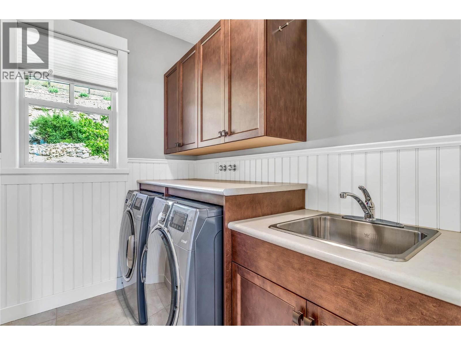 8780 Braeburn Drive, Coldstream