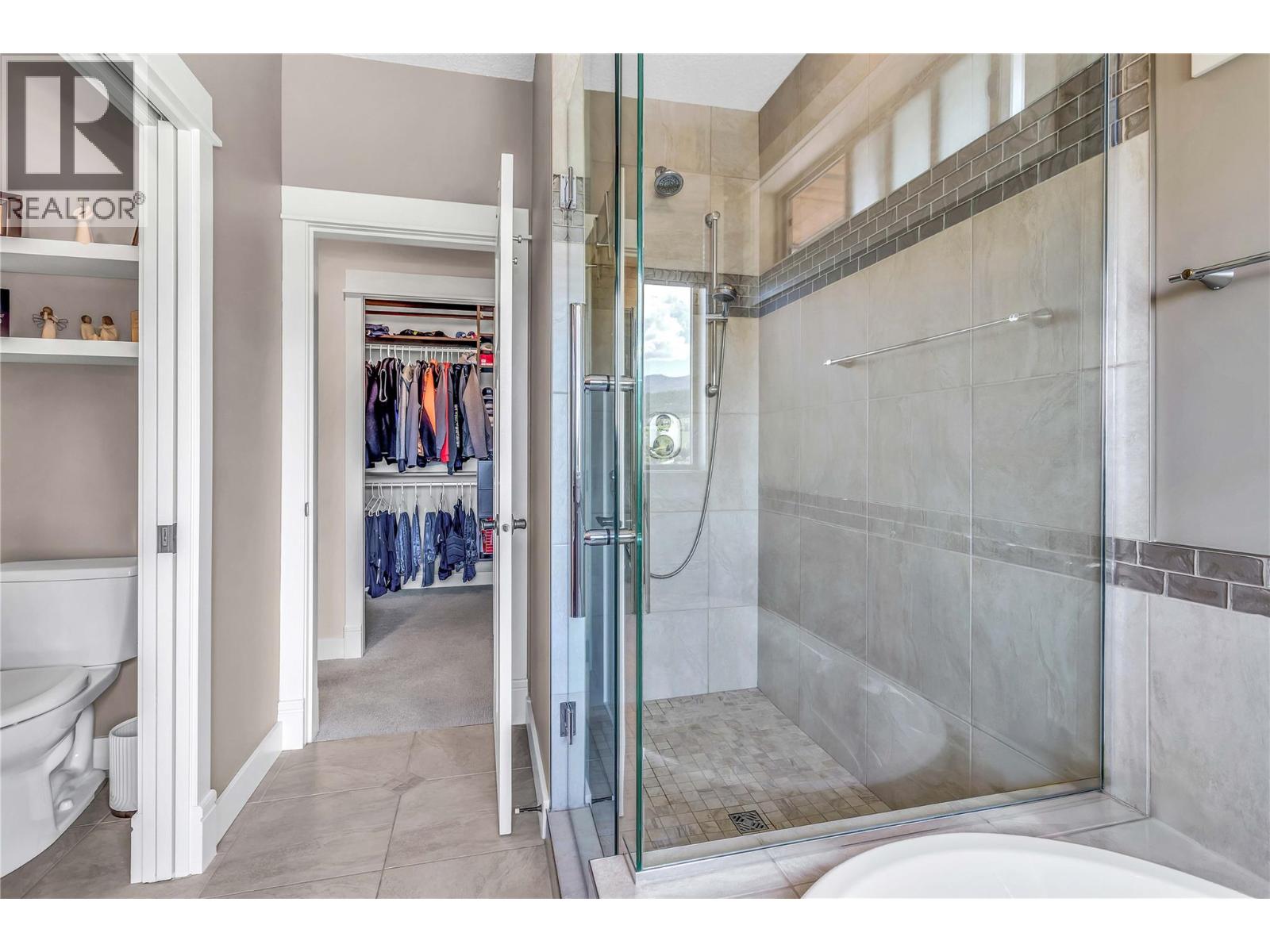 8780 Braeburn Drive, Coldstream