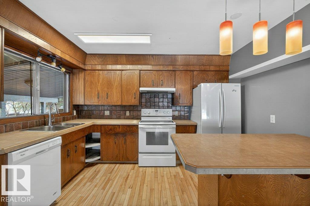 10316 42 ST E NW - 17