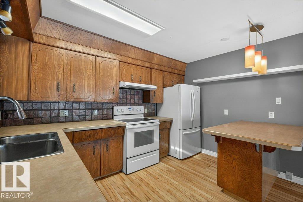 10316 42 ST E NW - 18