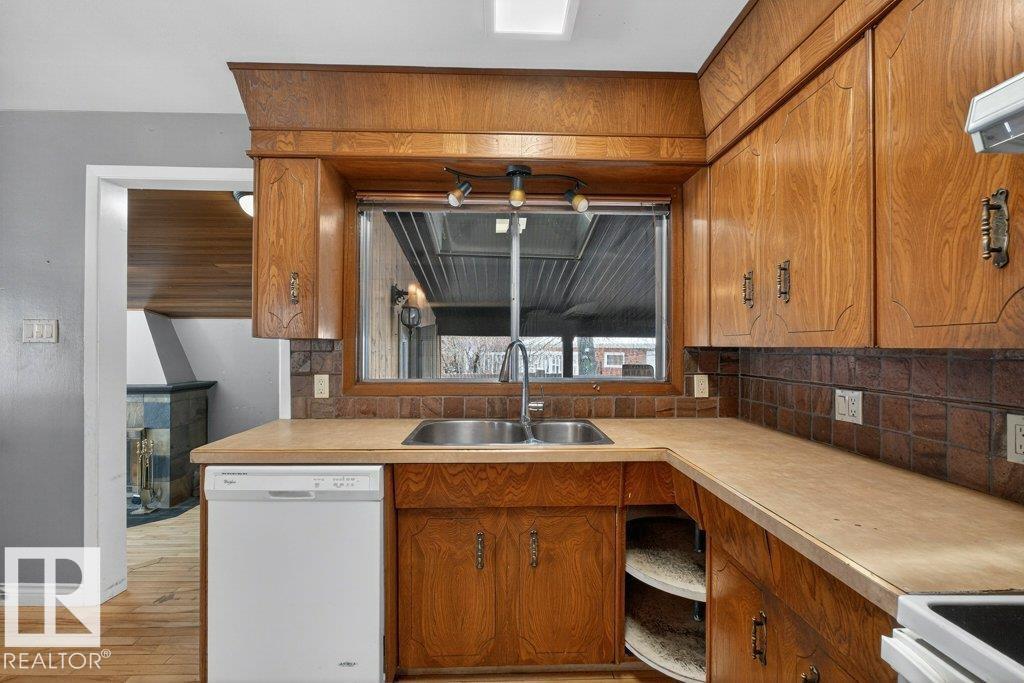 10316 42 ST E NW - 19