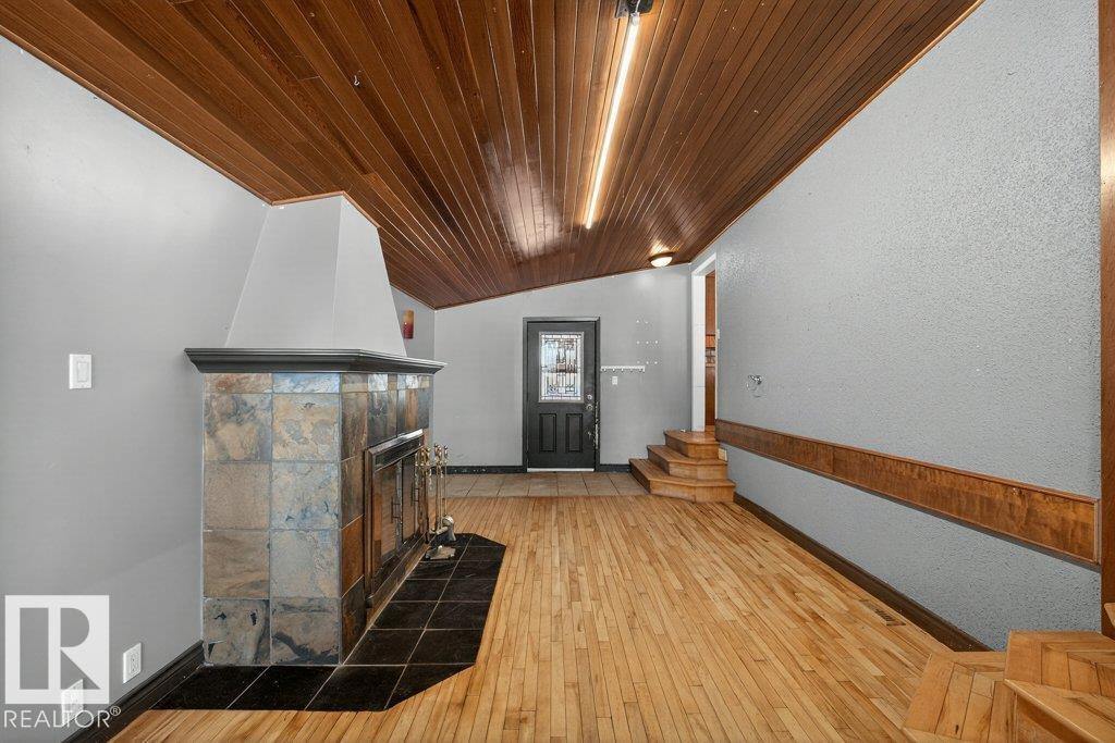 10316 42 ST E NW - 24