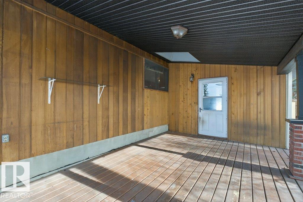 10316 42 ST E NW - 27