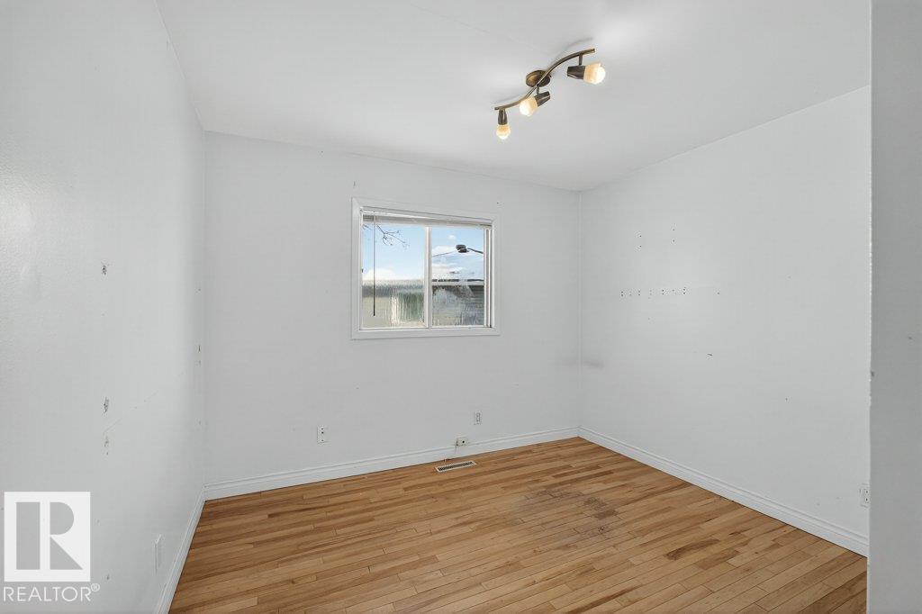 10316 42 ST E NW - 29